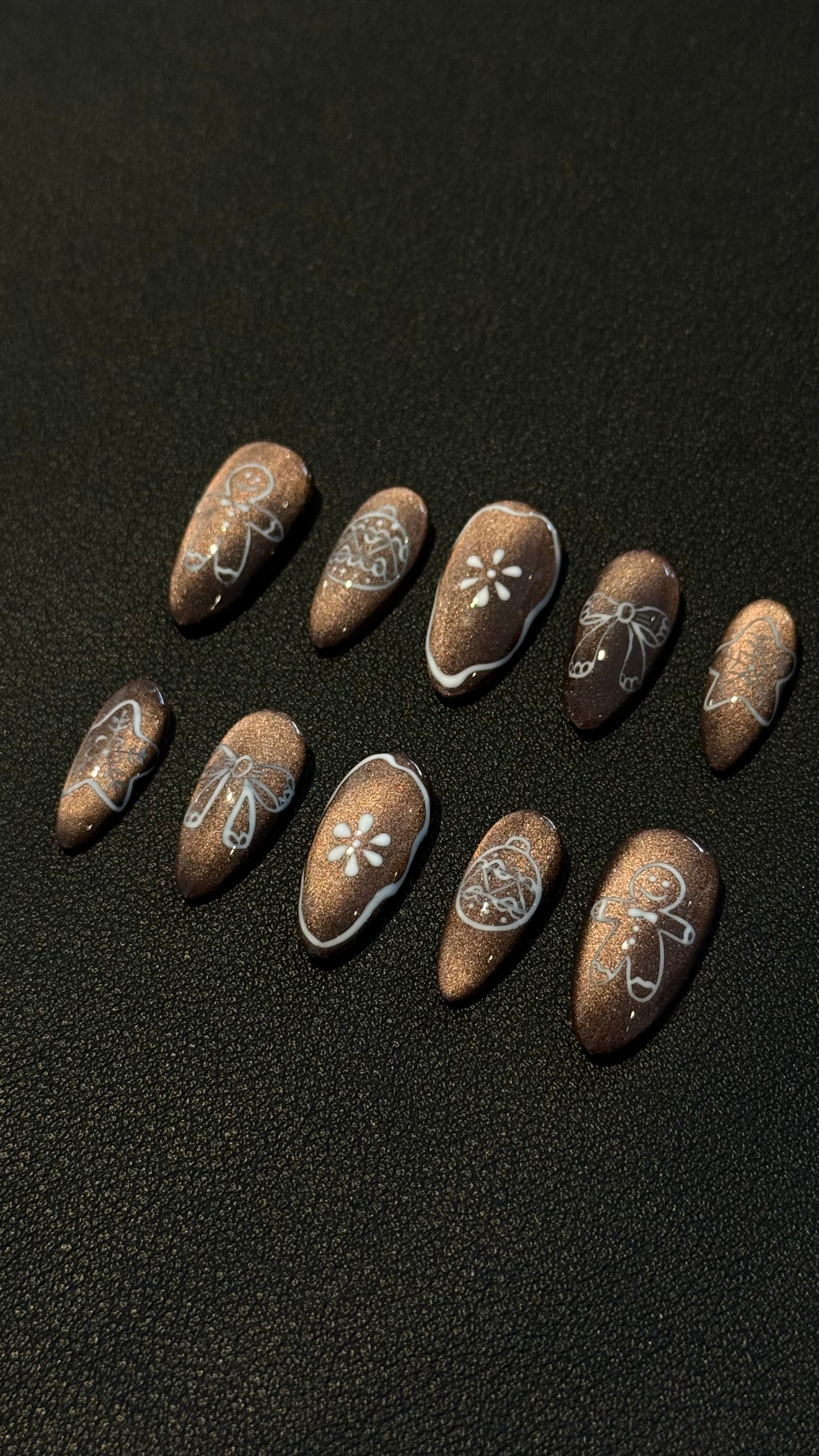 Gingerbread - Brown Cat Eye | Handpainted Press On Nails