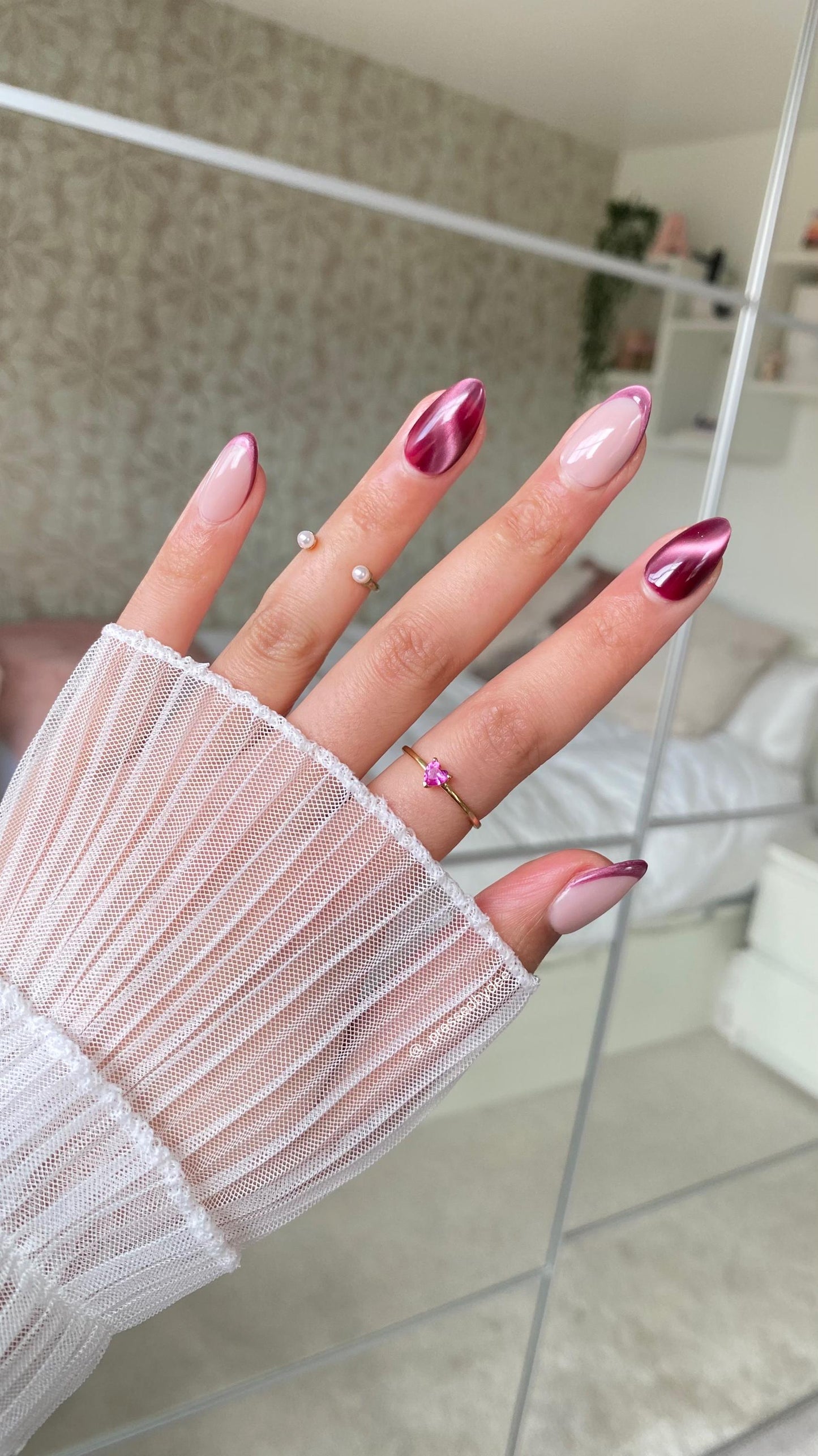 Cat Eye French Tips - Press on nails
