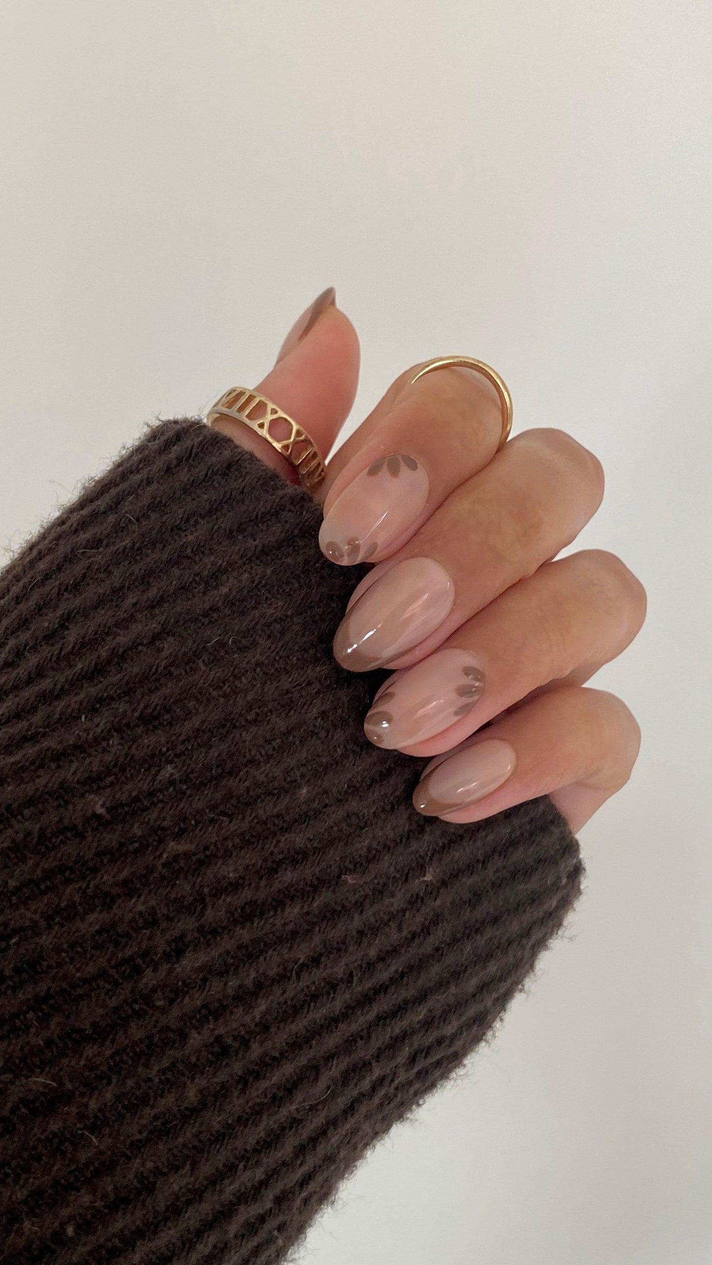 Mocha - brown french tip nails - Press on nails UK